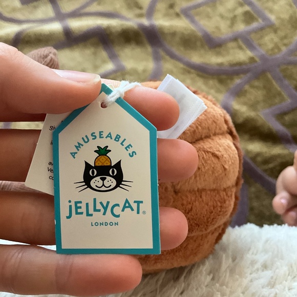 Jellycat Amuseables Brigette Brioche - Picture 2 of 3